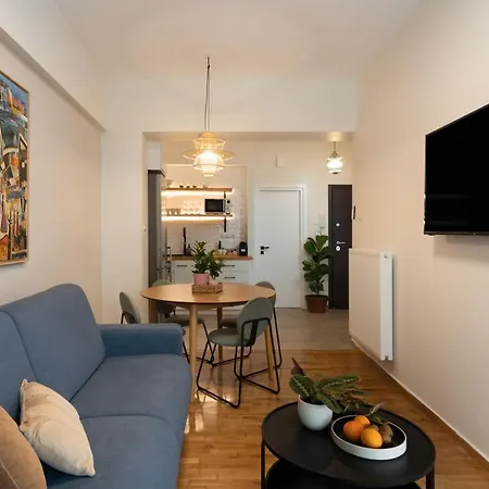 Adela'S Apartment Br & Lr Next To Metro And 20' From Acropolis-2